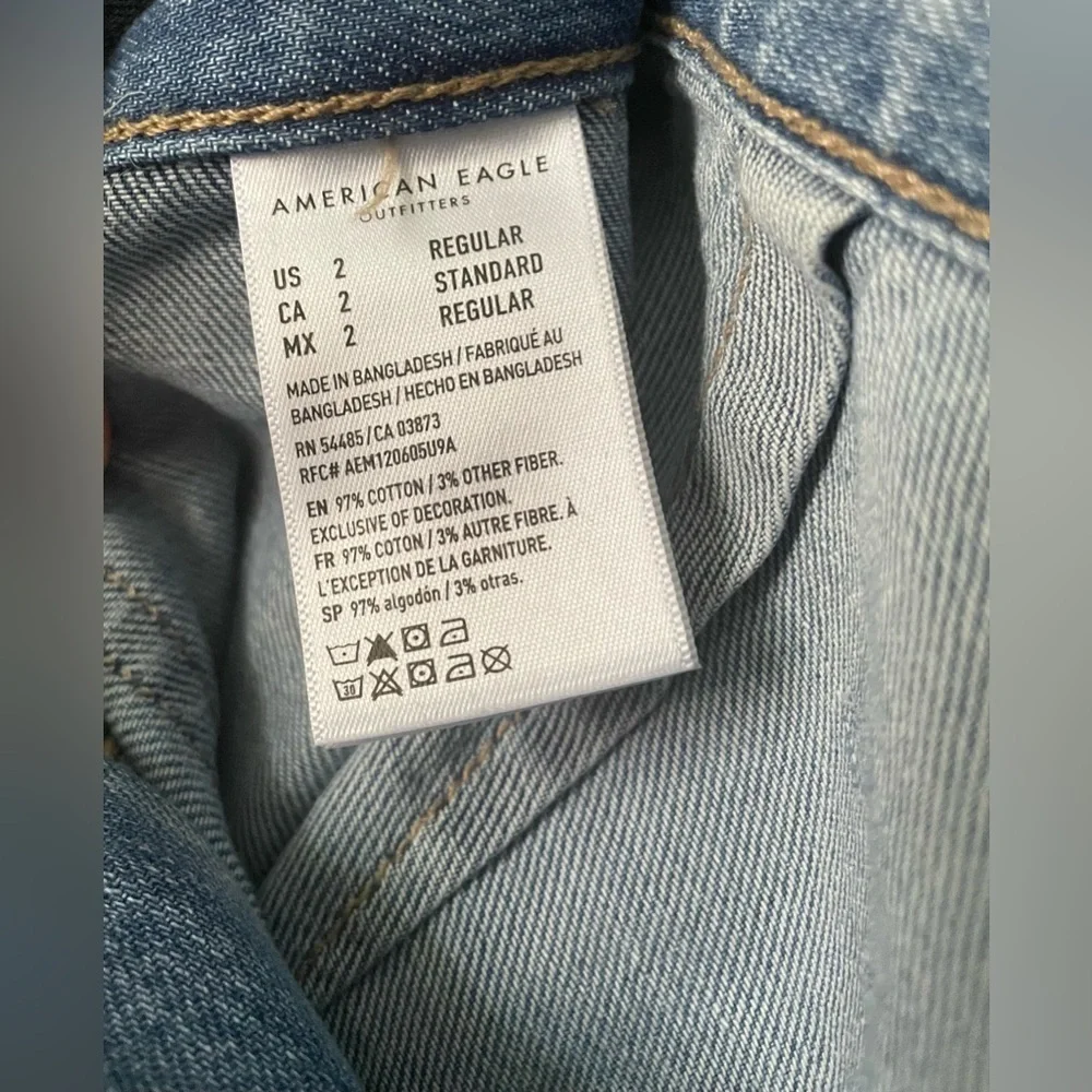 American Eagle Outfitters High-Waisted Cargo Denim Jogger Color: Blue | Size:2 - Picture 4 of 14